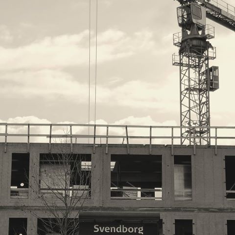 Svendborg!🌇🏗️
:
:
:
;
#svendborg #crane #byggeplads #construction #denmark🇩🇰 #fyn #citylife #sky #beautiful #sydfyn #train #trainstation #togstation