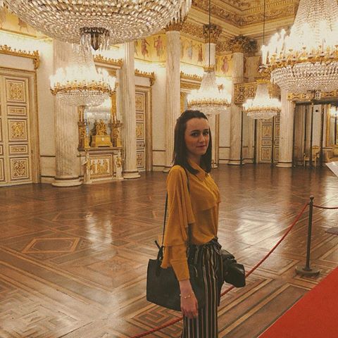 I love visiting new places. Today I went to Turin with my love to visit the @museirealitorino . ✨
#torino #joi_bella #cheerfullybarbie #piedmont #yellow #c4c #l4l #f4f #museirealitorino #museireali #photography #portrait #photooftheday #look