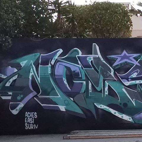 Un gran placer pintar junto a @noysamc y @house_tly
#seanbcj #graffiti #graffitistyle #graffiti_magazine #graffitiporn #instagraffiti #instragramer #instagram #bboys #spray #instagraff #amc #style #mural #instagraffite
