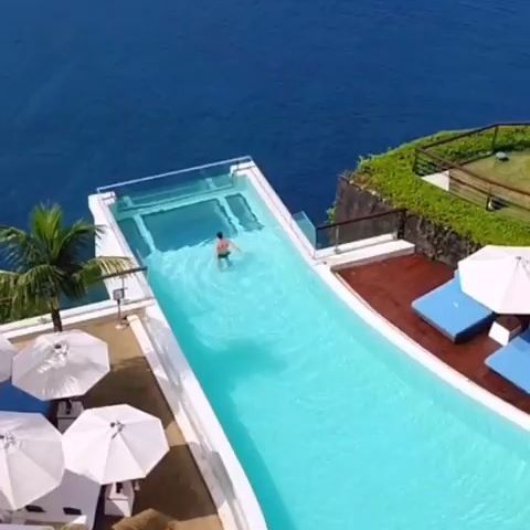 #LF_Hotel
💙In love with this pool! 😍 The view from this place is as unique as it gets... (🎥 @thiago.lopez ✨Song by @alok ✨)