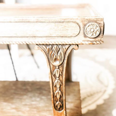 We happened upon a moving sale and I found this charming little side table. It’s a little rough around the edges but I loved the sweet details. .
.
.
.
.
.
.
.
.
#design #bhghome #interiordesign #woodworking #architecture #simpleluxe #homeinspo #blackwalls #houseprojects #makeitpretty #sodomino #diy #mydecorevibe #makehomeyours #therevenanthouse #revhouseremodel #californiacasual #centralca #clovisca #hgtv #minimalluxe #darkdecor #whitedecor #housedesignideas #cornerofmyhome #decor #designerhome #artisthome #remodel #renovate