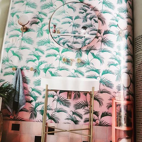 Feeling the need for a bathroom makeover... pink & palms - what's not to love?! 💋💕🌴
@livingetcuk
#pink #tropicalprint #tropicalwallpaper #bathroom #animalprint #palmprint #pretty #pinkstyle