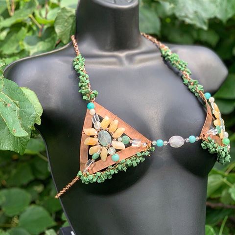 #New Ethereal armor #collection. Copper, center stones fluorite with quartz, citrine , jade, aventurine. Available #forsale. Custom pieces available DM for inquires  #grounding and #uplifting. #crystals #crystalhealing #accessories #hautecouture #custom #bikini #handmade #oneofakind #original #etherealarmor #warriorgoddess #festivalfashion