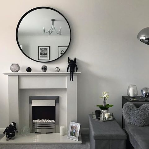 M I R R O R 🖤 L O V E
___________________________________
A week late as I had to send the first one back but this was absolutely worth the wait! Living room, completed it mate✨🙌🏼 #livingroom #livingroomdecor #mantlepiece #mirror #loungeinspo #sittingroomdecor #myhousebeautiful #scandinavianstyle #monochromehome #mymodernlook #howimonochrome #nordichome #nordicstyle #homeinspo #mygreyhome #homeinspo #firsthome #love