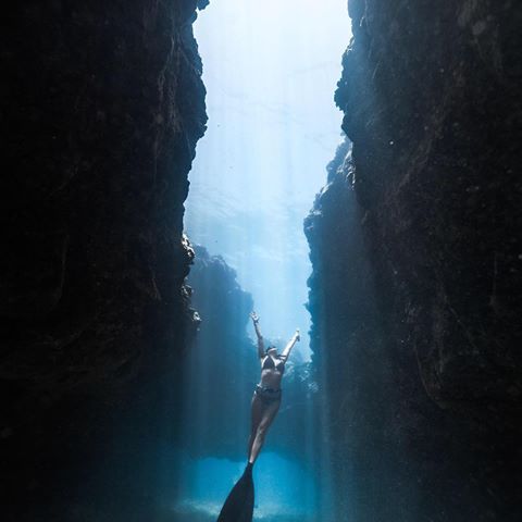 "Exploring the underwater terrain of the Big Island and we found this beautiful well lit canyon." #MyCanonStory
Photo Credit: @jbacerra
Camera: #Canon EOS 5D Mark III
Lens: EF 16-35mm f/4L IS USM
Aperture: f/6.3
ISO: 400
Shutter Speed: 1/800 sec
Focal Length: 16mm
#teamcanon #canonusa #BigIsland #underwater #underwaterphotography #canyon