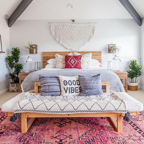 Working on another exciting reveal this week for some amazing home owners! ✨ We’ll take all the #goodvibes we can get to finish today 😆 So inspired by this cozy space by @laurasantorainteriors 🧡