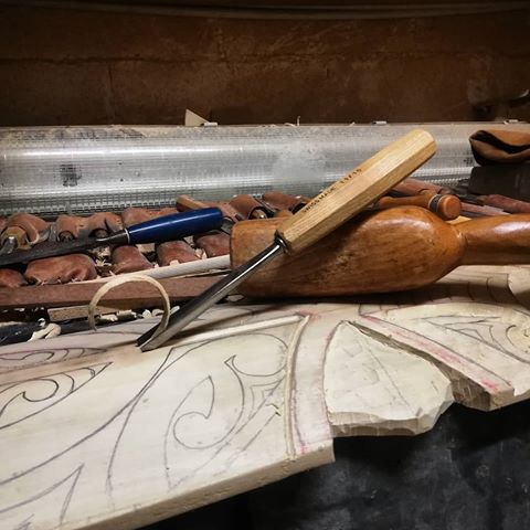 #carving #tikicarving #woodisgood #wooden #chisel #mallet #handmade #tikipop #polynesianinspired #pfeil #pfeiltools