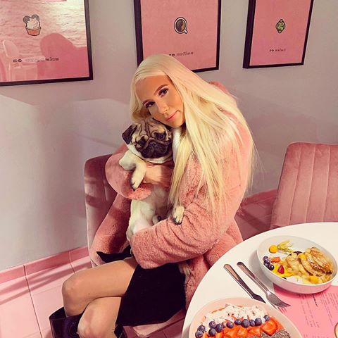 The amount of love I have for him is unreal ❤️🐶
•
•
#pug #dog #puppy #pet #pets #pugs #dogs #puppies #dogsofinstagram #puppiesofinstagram #cafe #brunch #girly #blonde #hair #girl #pink #blog #blogger #model #modeling #happy #happiness #fashion #style #outfit #stylish #food #dogmom #blondesandcookies