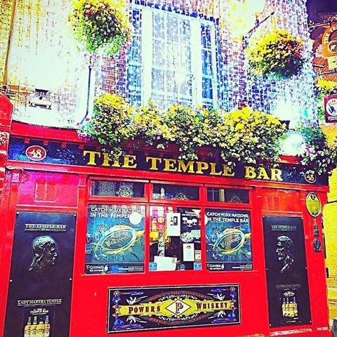📍The Temple Bar 💚🍺🍹
👉🏻You cannot miss it when in Ireland 😎👌
.
.
.
.
.
.
.
.
.
.
.
#nightlife #nightshot #nightout #nightowl #partynight #club #bestplacestogo #bestplaces #nightwalk #bestintown #bestvacation #city_explore #cityview #citylife #citystyle #cityscape #ireland🇮🇪 #eurotravel #traveleurope #travelholic #travelessential #dublincity #clubbing #cheers #travel_captures