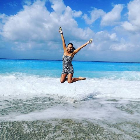 Jump for joy 🌊
📷: @lenayoga_vbg
.
.
.
#Oludeniz #OludenizBeach #Fethiye #Turkey #Олюдениз #Фетхие #Турция #터키여행 #페티예 #Ölüdeniz #Türkei #土耳其 #jumpforjoy #waves #clouds #sky #blue #fun #bikini #tanlines #beautiful #beach #amazing #moment #beachlovers #jump #travel #traveler #traveling #travelgram