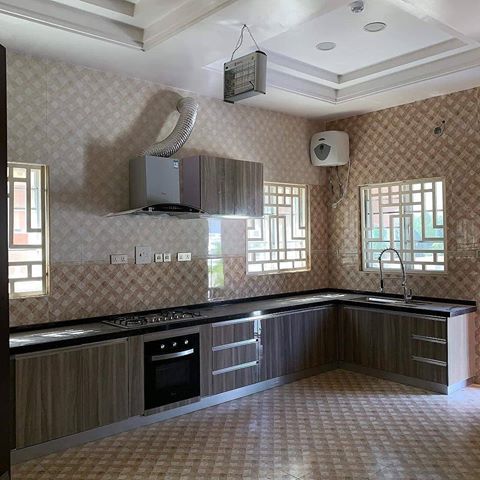Lets transform ur space.a beautiful kitchen motivates  u to cook delicious meal.so a beatiful kitchen =delicious meals.#homeinspiration #house #house2home #houzz #homedecor #home #homedecor #home🏡 #home💕 #home❤️ #nigeria #interiors #interiorinspiration #interior123 #interior #interiordesign #interior125 #interiordesign #naija #naij #AbujaInteriorDesigners #abuja #lagosinteriordesign #lagosinteriors #lagos #decor #decore #decordailydose #designer #design #designer #designs #spaces
