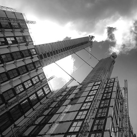 The new 30+ storey tower block in central Croydon reaches ever skyward. #croydon #construction #concrete