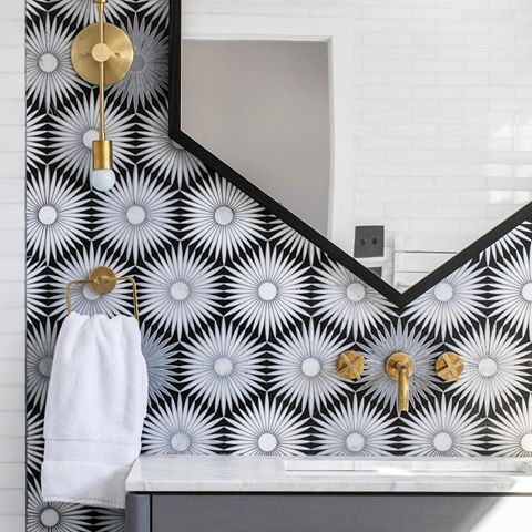 Do you like this artistic ceramic tile?
-
⭐ Save for Later ⭐
-
Follow @intderooms for more interior design pics
-
Photo Cred: @artistic_tile's