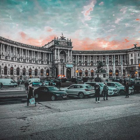 Architecture is a visual art,and the buildings speak for themselves.... ♠️
.
.
#architecture #architect #buildings #art #urbanphotography #travelphotography #building #urbandecay #urban_shots #urbanstyle #streetmobs #citykillerz #in #city #citypicz #urbanandstreet #sky #travel #traveler #travel_drops #sunset #photography #edit #wien #vienna #nyc #austria