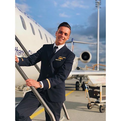If you want to fly, give up everything that weighs you down ✈️💕 _______________________________________________________
#qualitytime #goodvibes #goodvibesonly #positivevibes #goals #lifegoals #flighattendant #flightattendantlife #pilot #lufthansa #uniform #aviation #quotes #lifequotes #quotesoftheday #handsome #handsomeboy #love #boy #ootd #potd  #wanderlust #igers #lifestyle #jetset #travelblogger #vogue