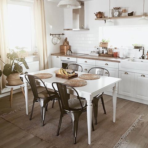 Wer träumt von so einer Küche? 🙋
🔎 Sucht nach "Küche" und verpasst Eurem Zuhause ein Update.
✨ www.WestwingNow.de ✨
📸: @mrs.annja 
Teilt Euer Zuhause mit uns und markiert uns mit @westwingde #MyWestwingstyle
