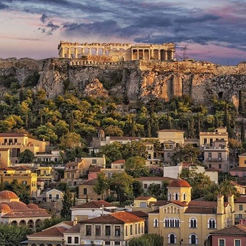 Acropolis. 🇬🇷
✔️ Follow @botanikahomeig for more.
