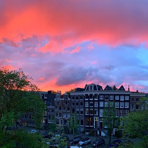 The sky over Amsterdam last night😍😍 .
.
.
#sky #skyline #sky_sea_sunset #skyporn #skies #dky #skycolors #skylovers #myview #currenthomeview #view #views #amsterdam #amsterdamcity #amsterdamcanals #gay #instagay #instasky #skystagram