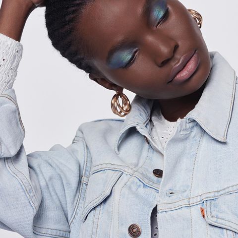 Discover our last Spring look: Halogram🌟
Face: INFAILLIBLE MAGIC ESSENCE DROPS & MORE THAN CONCEALER
Eyes: UNLIMITED VERY DIFFERENT WATERPROOF MASCARA, BROW ARTIST MICRO TATTOO & LA PETITE PALETTE 
Lips: COLOR RICHE SHINE shade 643 HOT IRL
#makeupexpert #howto #makeupideas #makeup