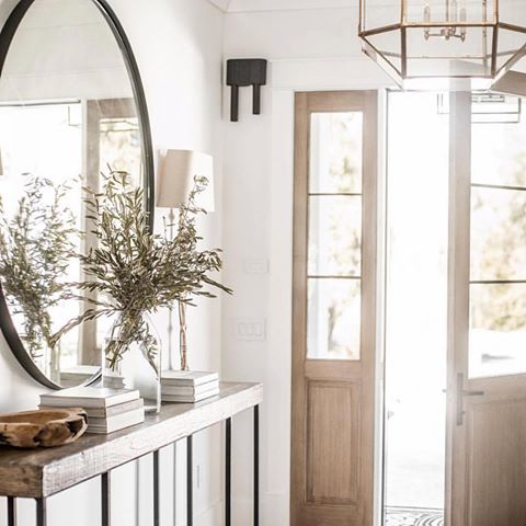 It’s been gorgeous here all week with lots of sunshine + this entry is reminding us that Spring is finally here! The perfect mix of layered neutrals via: @public311design.
On another note we hit 5K followers this week! We’re so thankful to each and every person for following along! We’re FINALLY shooting our #bronxvillemasterbath project tomorrow so stay tuned!.
+
+
+
#nydesigner #ctdesigner #everydayibt #designisinthedetails #currentdesignsituation #mysmphome #finditstyleit #sodomino #homewithtrue #currentdesignsituation #houseenvy #inmydomaine #lonnyliving #mycovetedhome #flashesofdelight #beckiowensfeature #ruedaily #howyouhome #howihaven #interior_and_living #insptoyourhome #simplystyleyourspace #maketimefordesign #handmademodernhome #bhilivebeautifully #designisinthedetails #theeverygirlathome #thelighthome #socococozy #decorcrushing #loveyourhabitat