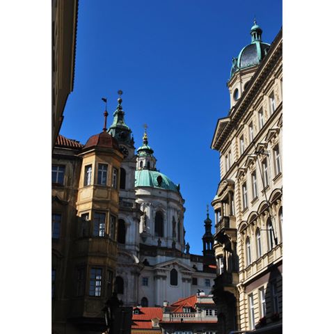.
.
.
.
.
“Yo vivo en perpetua Lírica infinitesimal”
.
.
.
.
.
.
-Niebla. Miguel de Unamuno (1907)-
.
.
.
.
Foto: De paseos sin rumbo específico por Praga. Octubre 2017
.
.
.
.
.
.
.
.
#prague 
#Česká 
#europe
#street
#nikon 
#shooting