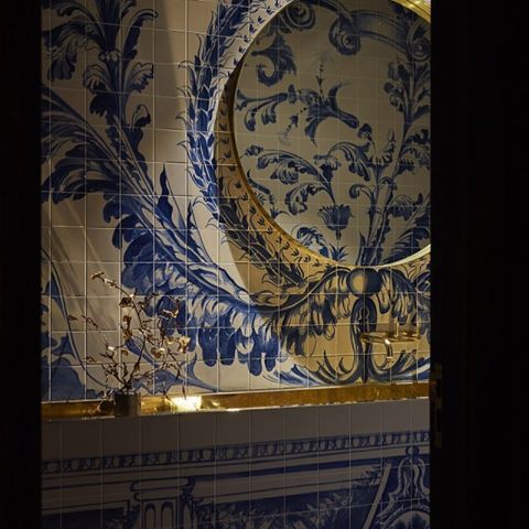 A kind of azulejos: the private powder room, Tantalus Estate.
Painted tiles by Ross Lewis
Architecture and interiors by Lucy Hayes-Stevenson, Simon McLean and Emily Priest in collaboration with Nat Cheshire.
Photograph made by Sam Hartnett.
.
.
.
#tantalusestate #winery #cellar #azulejos #rosslewis #tantalusestate #cheshirearchitects #nzarchitecture #nzdesign #wineryarchitecture #bathroomdesign #paintedtiles #handpaintedtiles