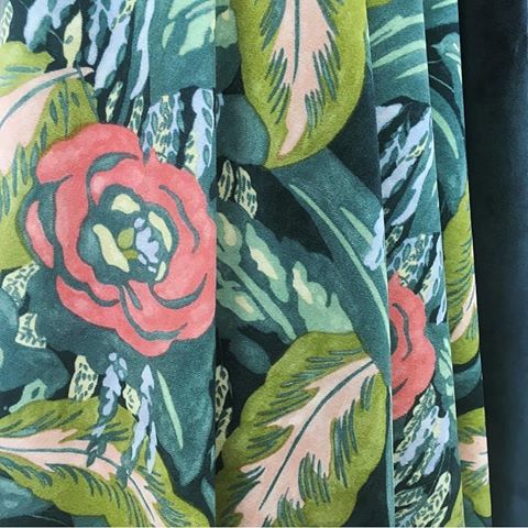 Les Fauves 🌸 @linwood_fabric 
1930’s inspired, hand painted floral design 🌸 Absolute perfection!
Available at KRC!
#floral #interior #interiordesign #interiorstyle #interior4all #interiorlovers #interiorforyou #interiores #interiordesire #interiorforhome #instahome #homes #homestyle #homedecor #decor #design #inspiration #upholstery #fabrics #cushions #curtains #windows #styling #katrinarileycurtains #waggawagga
