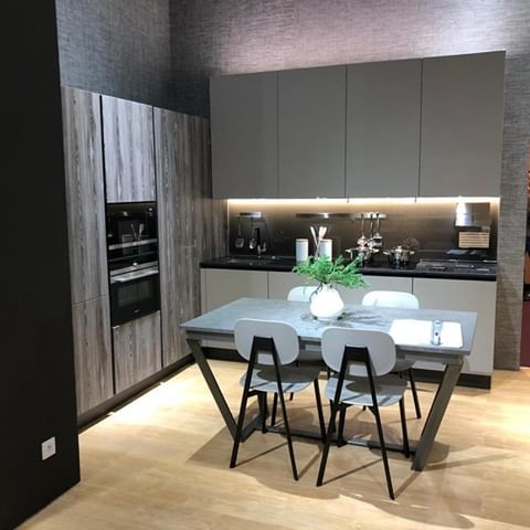 After the success of the last edition, Cucine Lube renews its participation at the "Foire de Paris", the most important French fair in the furniture sector, taking place in the Paris Expo - Porte de Versailles exhibition spaces until May 8th.
.
#lubestoreternodisola
#lubestore #creo #creokitchen #kitchendesign #cuisine #cuisines #beautifulcuisines #kuchen #italiandesign #cucine #homedecore #living #design #designinterior #home #interiordesign #homedesign #bergamo #cucinelube #итальянскиекухни #кухнииталии #kitchendesigner #designinspiration #francia #france