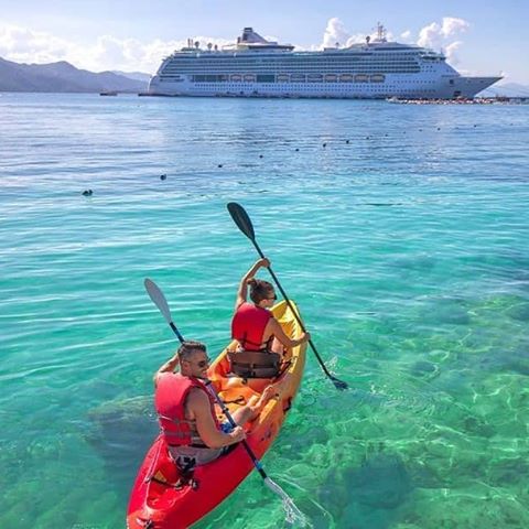 Out in the open waters 🛶🌅
✔️: Follow us for more exclusive 🛳️ photos⁣
🌅🛳️🏖️ Before heading out on your next incredible vacation, check out the link above to protect what's important 🏖️🛳️🌅⁣
📸: @umdjpelomundo
Who would you take kayaking?? 🛶