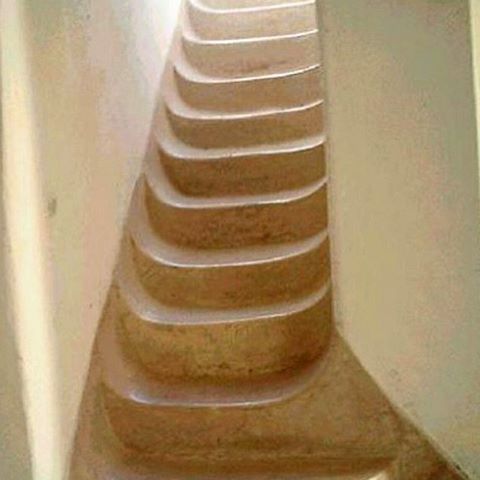 Stairway! #exterior #interiors #interiorinspo #designlove #stairs #staircase #staircasedesign #home #house #tadelakt