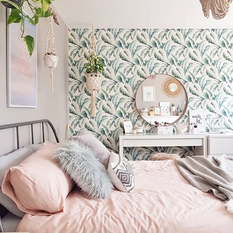 Decoration 🌸
.
.
.
.
.
.
#deco #decoration #instadeco #instadecor #instagram #instablog #insta #follow #followme #usa #uk #dz #like #instalike #morning #bedroom #bedroomdecor #pink #blog #blogger #muslim #photography #pillow