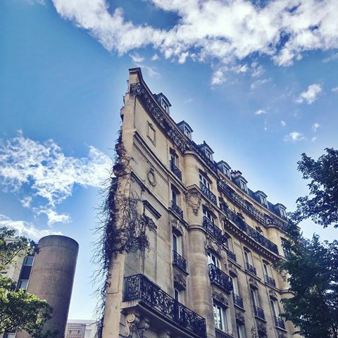 That Paris feeling 🇫🇷❤️💕 #paris #parisienne #instagram #france #love #architecture #skyporn  #frenchie #like4like #l4l #parisienne #instalike #follow  #followme #bloggerlife #travelporn #travelblogger  #tagsforlikes  #frenchblogger  #following  #followers #street #Sunday  #romantic #latergram #style #thisisparis #parisjetaime