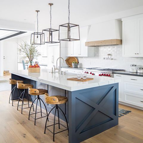 In case you missed it... (ICYMI for you savvy acronym-ers out there)... this @graystonecustombuilders dream home is featured on the @homebunch blog with lots of insider information — behind the design stories, paint colors used + even some “get the look” shoppable links!! ⁣
⁣
DOUBLE TAP if you’re loving what you see + follow the link in our stories for the full tour @homebunch ⬆️⁣
⁣
// #projectflowerstreets 📷 @ryangarvin⁣
Interior Design: @blackbanddesign⁣
Architecture: @tealearchitecture⁣
Design + Build: @graystonecustombuilders