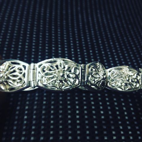 Женский браслет.  Серебро 925 пробы.  Литой ( каменный цветок )  Цена в лс.  #серебро#браслет#