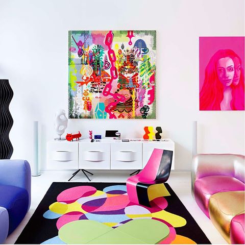 Stunning room in Cairo-born designer Karim Rashid’s home, New York💜💗
📸Dean Kaufman.
#sunday 
#interiordesigninspiration 
#homedecor 
#homedesign 
#colourpop 
#vibrant
#thatsdarling 
#pink 
#glamhome
#glamorous