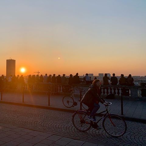 As a driver I used to be afraid of cyclists. Not anymore. I’m more afraid of people on electric scooters now, those are crazier. So here’s a cyclist escaping the sunset.