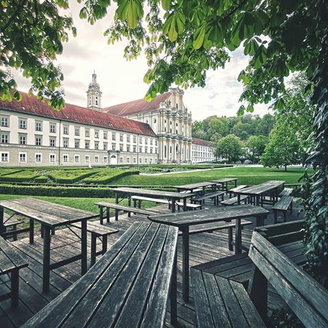 The place of the #animuc is quite stunning and gives so many possibilities to take some great #architecturephotography 😍
#igersberlin #igersgermany #instatravelling #huaweiphotographers #huaweimate20pro #mobilephotography #mobilephoto #phoneographic #phoneography #instamobile #fürstenfeldbruck #ffb #klosterkirche #natur #naturephotography #naturelovers #architecture_best #architektur #architecture #church #kirche #animuc2019