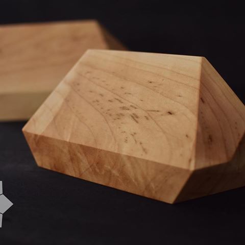 Natural maple “Boulder” Displays 🖤
.
.
.
.
.
#communityovercompetition #bodyjewelrydisplays #display #safepiercing #obscureyedesigns #woodwork #woodworking #avltoday #handmade #craft #avlwoodworker #associationofprofessionalpiercers #app2019