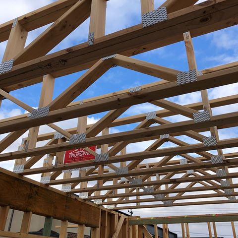 Floor Trusses moving along nicely at #airport west job thanks to #trussfab and @sjrcarpentry #quickbuild #construction #9mthtarget #newwave360