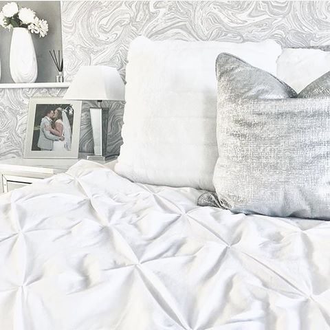 And crash 😴
.
It’s been a bit of a whirlwind week with little ladies birthday, I’m looking forward to the next few being nice and quiet 😂
.
.
.
.
.
#bedroomdecor #bed #bedroom #masterbedroom #bedroominspo #bedroomgoals #bedroomdesign #instadecor #decorideas #interiorinspo #homestyle #homeinspo #homedesign #mystyling #homeideas #interior123 #interior #interiordesign #interiorismo #passion4interior #interiorstyling #bedtime #instahome #modernhome #luxuryhouses #greydecor #realhomesofinstagram #cushions #homedecor #interiorinspo14