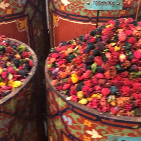 Marrakech impressions, spice mélange and carpet shopping. #marrakech #souk #diorcruise #spices #colour #dior #diormakeup