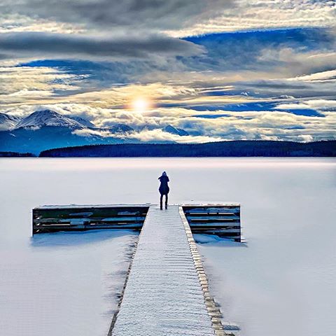 Which is your favorite Southern Lakes Resort -Yukon pic?? *********
Around the world with me - Yukon Territory- Canada *
**********
@nomadicfare Wendy enjoying the breathing sunrise and frozen lake at the Southern Lakes Resort. This spot is the perfect place to explore the majestic and vastness of Yukon. **********
Thank you @travelyukon for the surreal experience. Yukon, larger than life