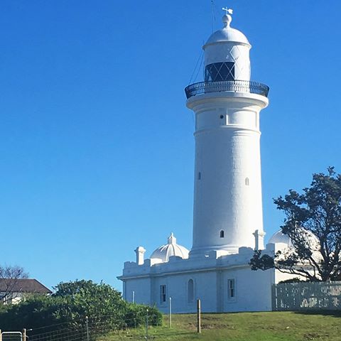 Australia’s first and longest-serving lighthouse by British ex-convict-turned-architect Francis Greenway who was sent from England to Oz for forgery. The ‘penalty’ was 14 years down under but he ended up staying in New South Wales for the remainder of his life. Greenway has since received several posthumous awards for his ‘Australian’ colonial-style architecture around Sydney and his face was on the $10 Aussie note for over 25 years 🔭