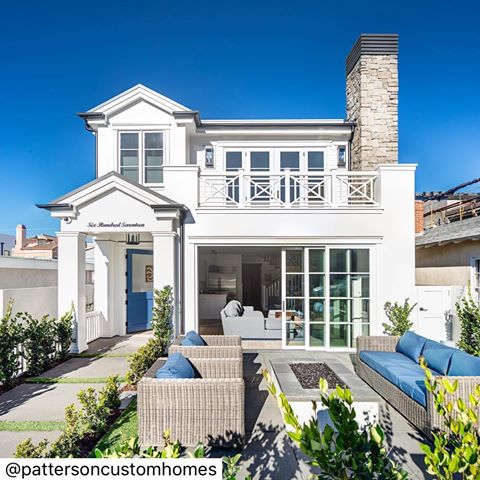 #repost @pattersoncustomhomes | At Patterson, we work hard to ensure we are always providing our homeowners with the best experience possible, and that starts with our early involvement in the project. Whereas most general contractors don’t get involved until the construction bidding process has begun, we start working with our homeowners right from the start, often providing our expert assistance before the lot has even been found.
#pattersoncustomhomes #thenewstandard #narcissustraditional2
_________
Architect: @brandonarchitects 
Photo: @chadmellon