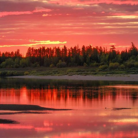 Пылающая тайга. Закат на берегу Нижней Тунгуски в дебрях тайги, север Иркутской области.
Фото: Алексей Оборотов
#фотографы #пейзаж #природа #закат #россия #красота #love #sun #sunset #red #may #russia #❤️