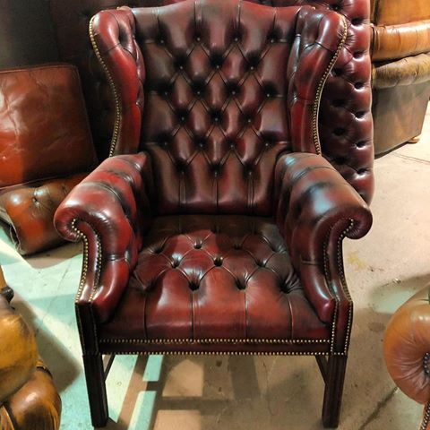 It’s chair week!
We have such a vast stock that is not yet photographed.  Here’s a little taster.......#vintage wingchair £1,599.  We also have a matching #chesterfieldsofa 👌🏼
#springdecor
#gentlemansclub #gentlemanstyle #leathersofa #chesterfields #chesterfield #luxuryinteriors #luxurylifestyle #luxurylife #interiors #instadecor #interiordesign #interiorstyling #interiordesigner #photography #photoshoot #photooftheday #newcastle #newcastleupontyne #newcastlegateshead #decadence #countryhouse