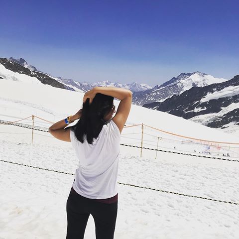 White is the colour of the day 💟 #snowcladmountains #jungfraujoch #swissalps #switzerland #eurotravel #picturesque #beautifulswiss P.C @ankurshah18 😘