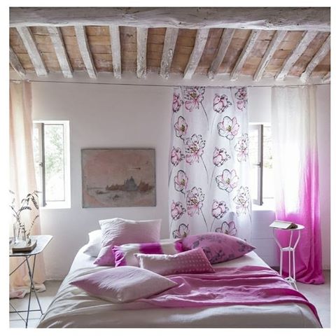 Beautiful hand-drawn tall tulip flowers create sensational columns of colour in this digitally printed pure linen, reminiscent of decorative kimono sashes. Embroidered stitching captures the enchanting details which tumble wonderfully on this soft washed linen.
.
.
Montsuki - Fuchsia by Designers Guild:
https://www.decorrooms.co.uk/products/designers-guild-fabric-montsuki-fuchsia
.
.
#decorrooms #designersguild #floralfabric #curtainideas #ebroidery #roomideas #bedroomdecor #topstylefiles #finditstyleit#interior123 #interiordetails #interiorsforinspo #interiorstylist #houseenvy #homereno #homedecorideas #interiorinspiration #homestyle #interior_and_living #housegoals #myhousebeautiful #bohobedroom #myhomevibe #whitewalls #interiordesign #roomgoals #bohemianbedroom #ilovefabric #pinkdecor