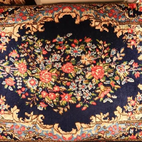 .فرشهای قابل ارائه در نمایشگاه ۱۱ تا ۱۳ اردیبهشت ماه ؛
جفت پشتی زیبای کرمان،
طرح و نقشی ماندگار.
#nazargah_carpet #carpet #irani_carpet #handwowen #rugs #flooring #luctury #persian_carpet #interiordesign #kiliim #gabbeh #kerman #fereshteh #tehran
#طراحی_داخلی
#فرش_دستباف 
#گلیم_دستباف 
#گبه
#صنایع_دستی
#جهیزیه_عروس
#کرمان
#نمایشگاه_فرش
#فرشته 
#الهیه