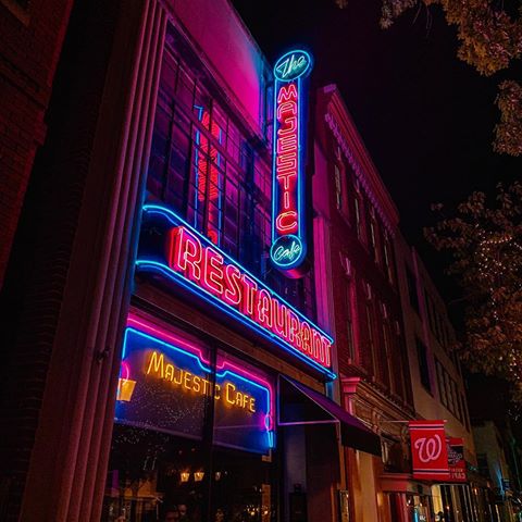 The weather has FINALLY warmed up, and we were so excited to dine under this amazing outdoor neon signage. When it comes to urban dining, what’s your favorite spot? .
.
.
#acreativedc #visitALX #lovevirginia #mydccoolspring #igdc #bythings #bythingsdc #theprettycities #chasinglight #inspiremyinstagram #theotherdc #seemycity #iamatraveler #passionpassport #allthatsbeautiful #allwhatsbeautiful #prettylittletrips #thatsdarling #exploretocreate #searchwandercollect #suitcasetravels #apartmenttherapy #mydomaine #BHGHome #wheretofindme #anthropologie #curatedlife #curatedlifestyle #instagramforsuccess #amtravelbug #theotherdc